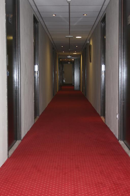 מלון אלברטוויל Les 4 Vallees מראה חיצוני תמונה